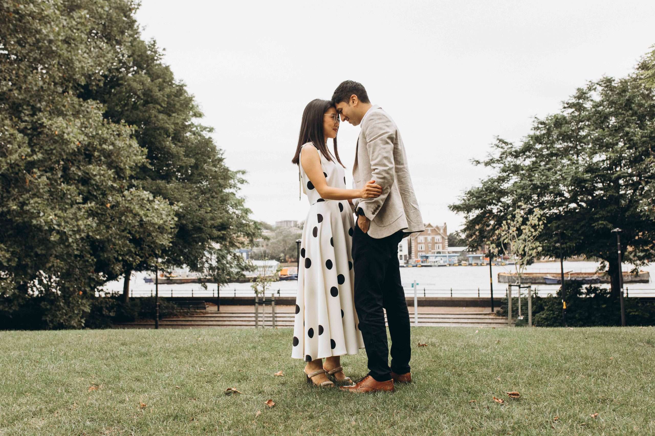Canary Wharf Couple Photoshoot