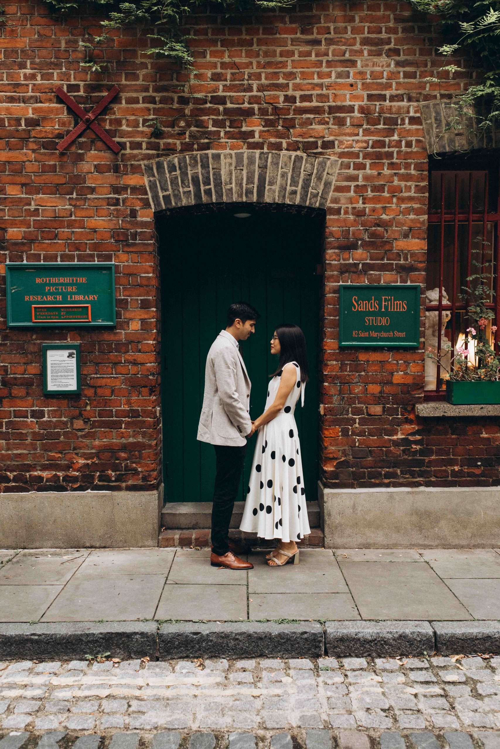 Canary Wharf Couple Photoshoot
